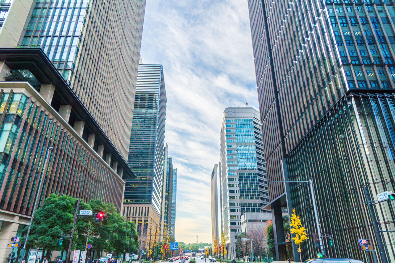 中小企業経営者の皆様。「売上100億円企業」への挑戦、始めてみませんか？